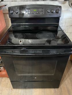 GE Black Electric Range with Glass Cooktop
