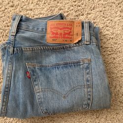 Light blue 501s  32X32