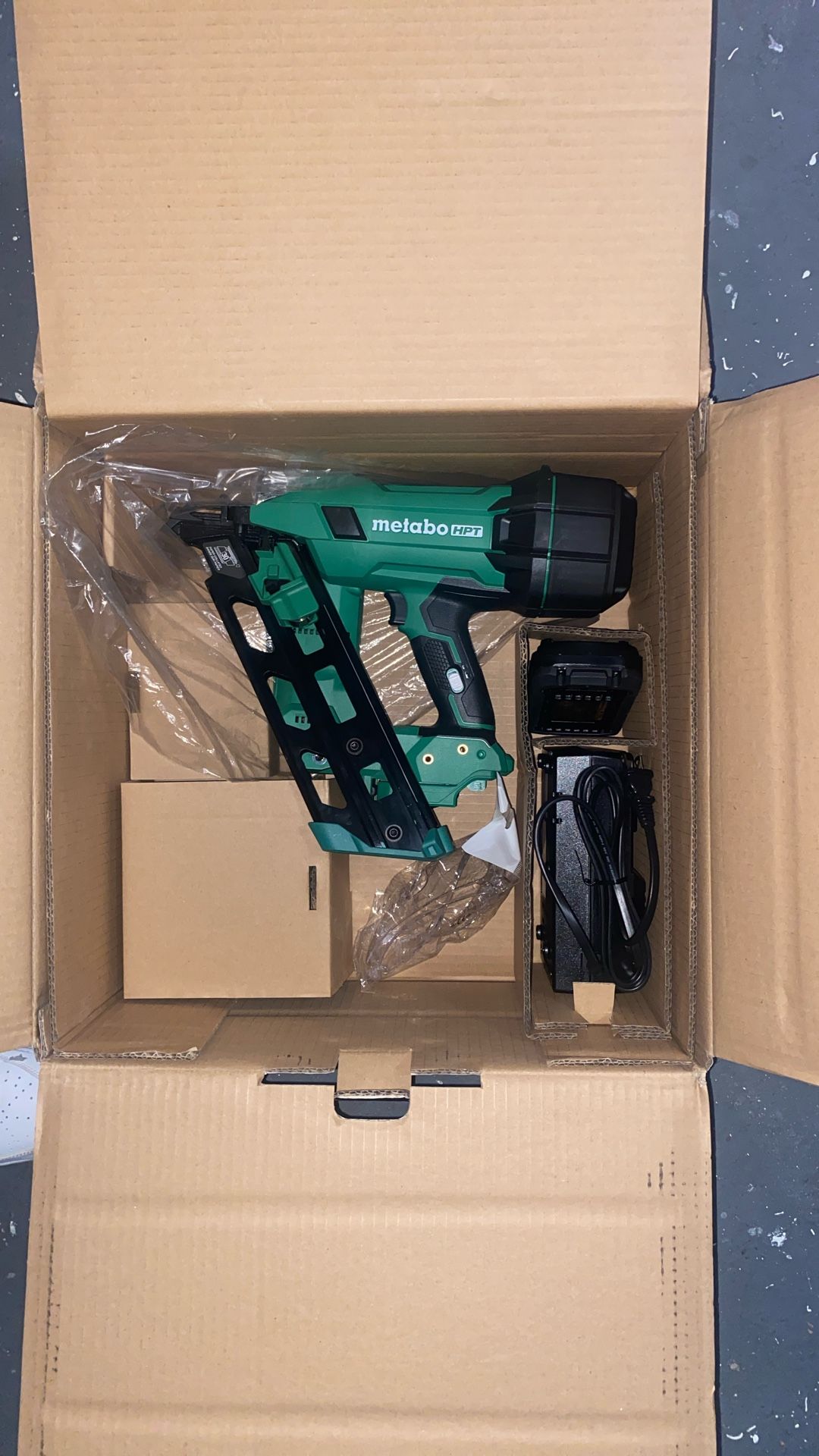 Metabo HPT 18V MultiVolt Cordless 30° Paper Tape Framing Nailer Kit, 3-1/2”