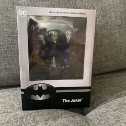 The Joker DC Comics Jim Lee Statue ThinkGeek GameStop Chronicle Collectibles