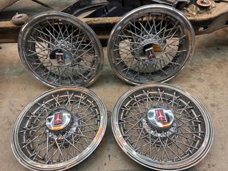 Cutlass Hubcaps