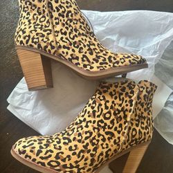 Women's Boots Size 9