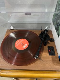 1 By ONE Bluetooth turntable HiFi System with 36 Watt Bookshelf Speakers