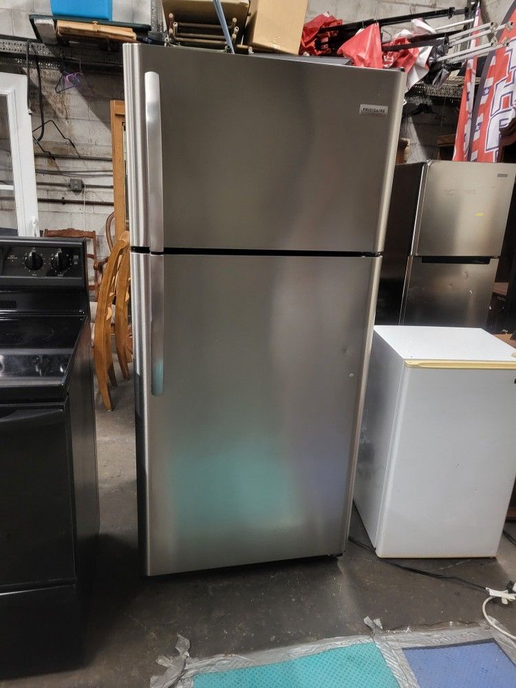 Nice CLEAN WORKING Stanless Steel FRIDGE