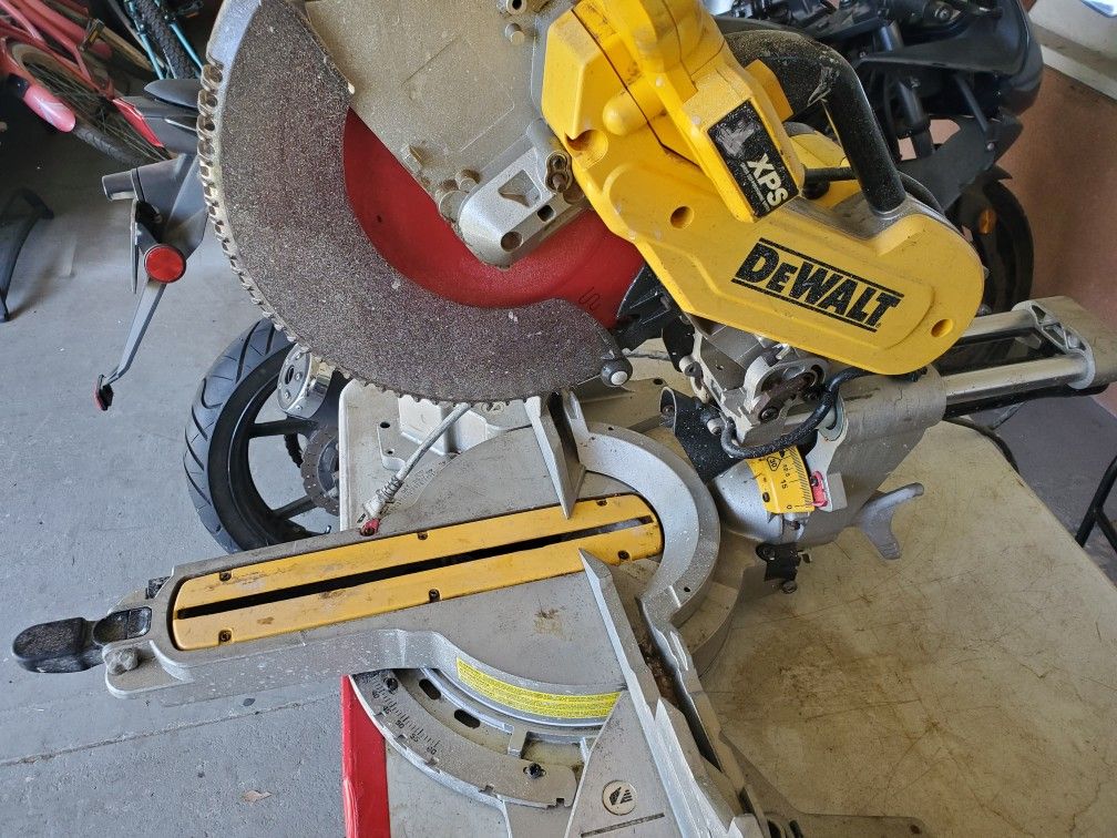 Dewalt Miter Saw 12"