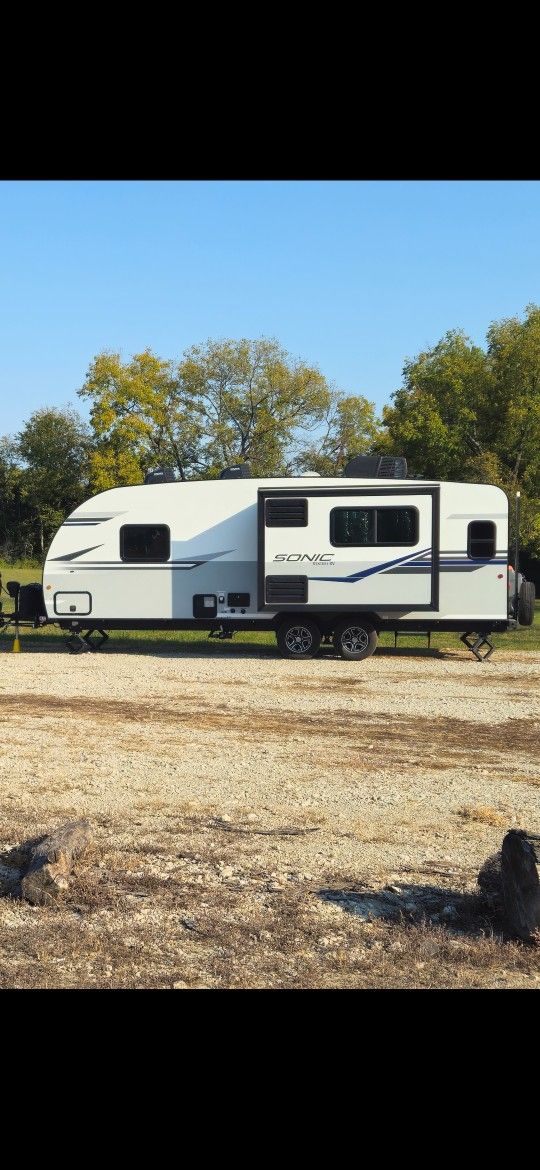 2021 Sonic 231VRL ,   REAR LIVING AREA