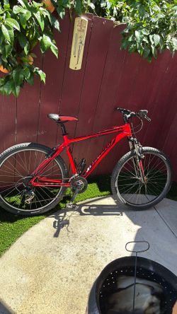 Specialized Hardrock 26in mountain bike