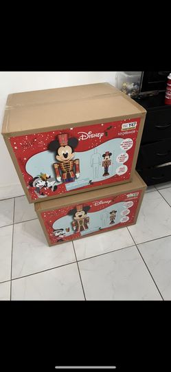 Mickey And Minnie Nutcracker Set