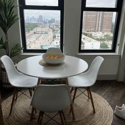 White Round Dining Table with (4) chairs