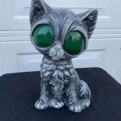 The Big Green Eyed Cat Statue