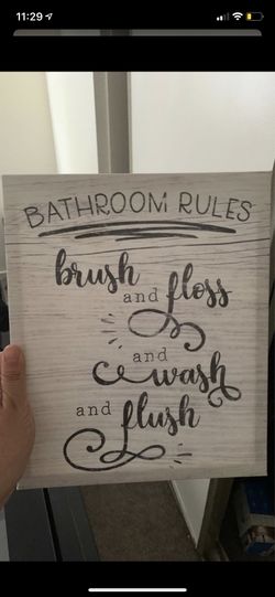 Bathroom frame great condition