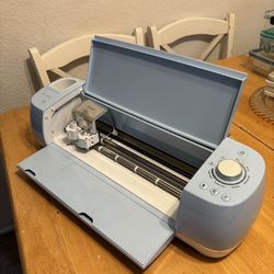 Used Cricut Explore Air 2