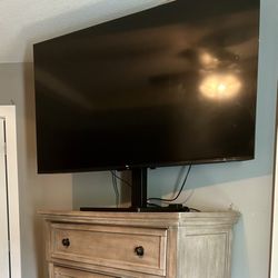 55" TCL Roku Smart 4D TV - Like New