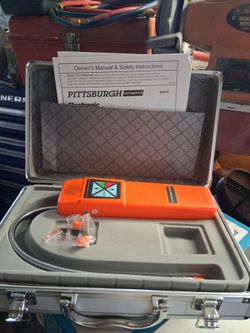 Electronic refrigerant leak detector