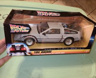 NECA Back To The Future Time Machine DeLorean 1:16  w/ Working Doors.