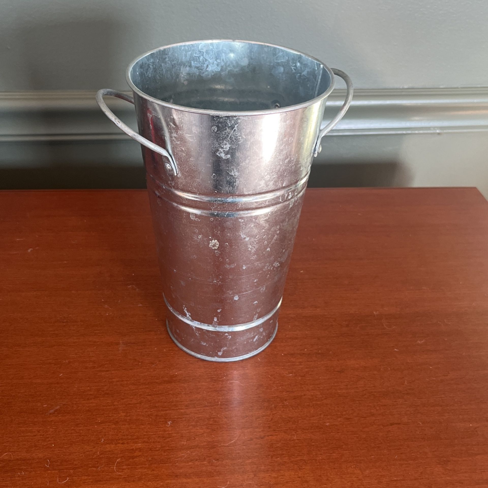 Steel Farmhouse Decor Flower Vase Utensil Holder