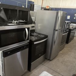 $999 Stainless Steel Four Piece, Appliance Package, Refrigerator, Stove Dishwasher Microwave