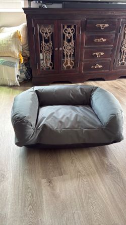 New never used BUDDY REST DOG BED