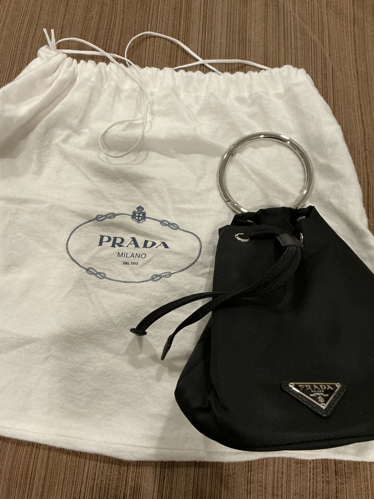 Like NewSmall Purse With Silver Bracelet Style Handle