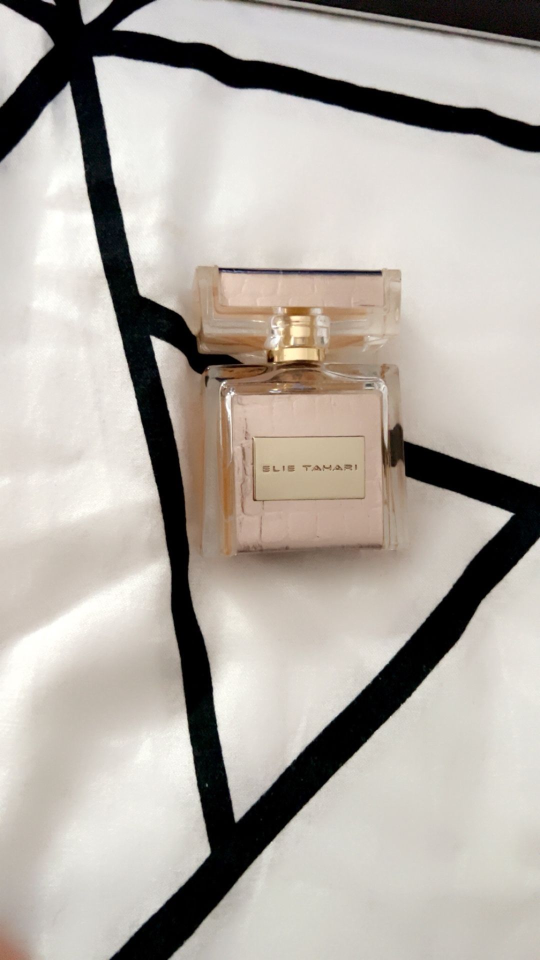 elie tahari perfume