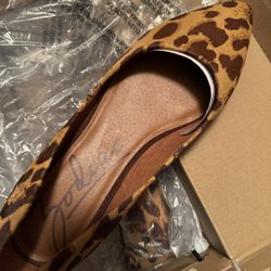 Brand New! Women’s Zodiac Hill Leopard Flats Size 9 