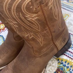 ARIAT BOOTS