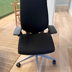 Steelcase Gesture Offce Chair FULLY LOADED !!
