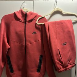 Nike Tech Fleece - Red
