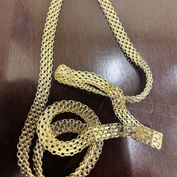 Authentic 18k Italian pure yellow gold necklace 23.3 Gr 25” chinesca style.  I will meet you at any local jewelry for gold authenticity.  Only serious