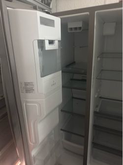 Whirlpool 24.6 Cu. Ft Side-by-Side Refrigerator