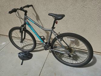 Schwinn Women's Mountain Bike