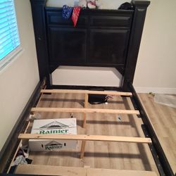 Queen Size Bed With Matress 