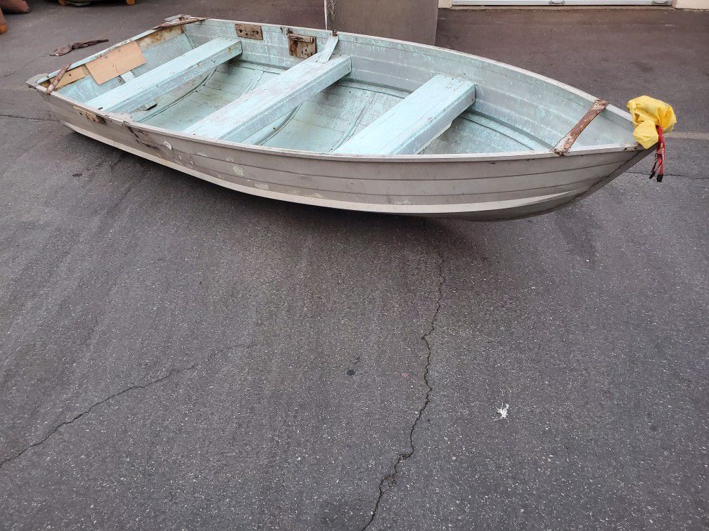 Photo 12ft Aluminum Boat