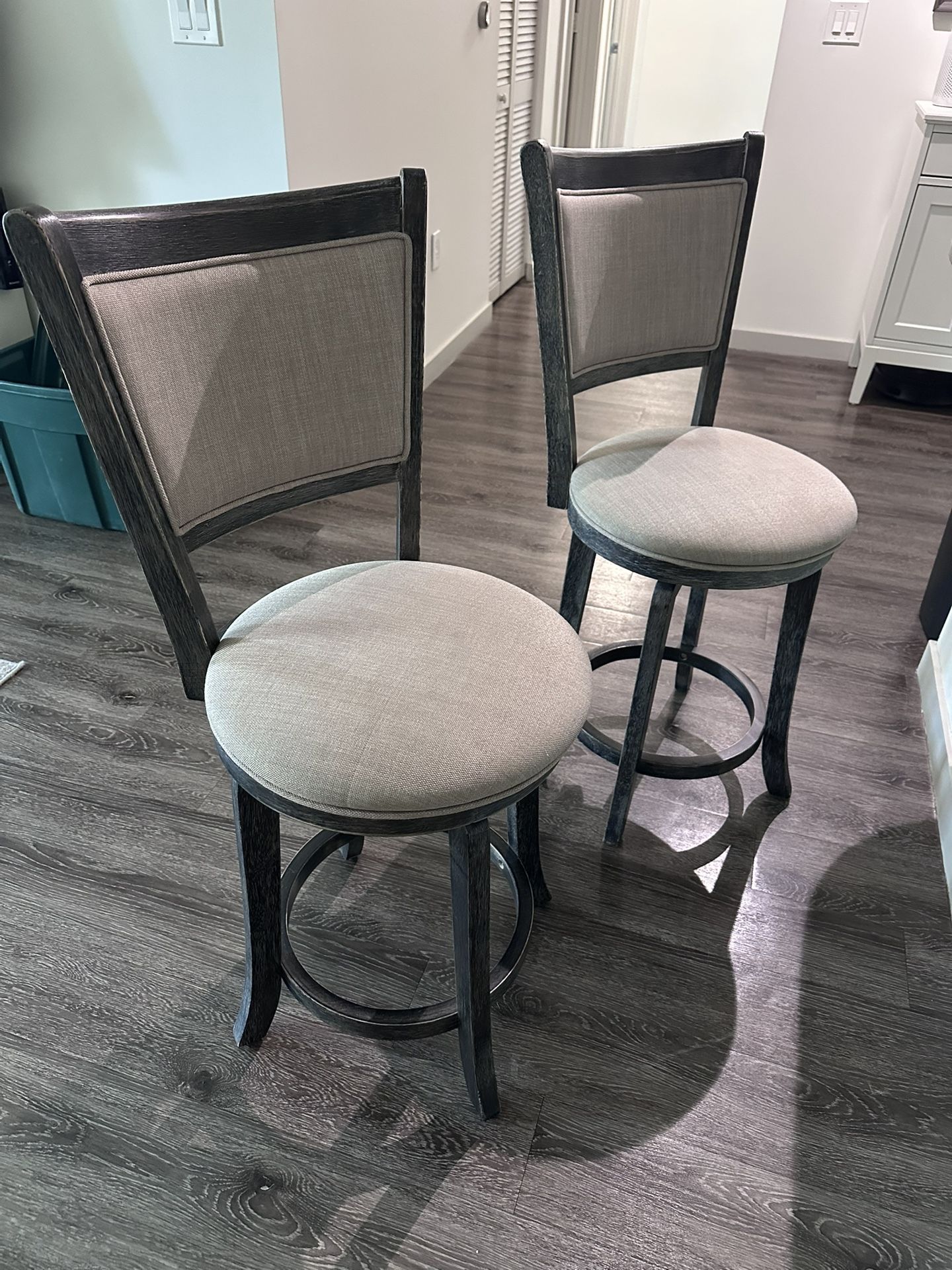 Like New Gray Swivel Bar Stool