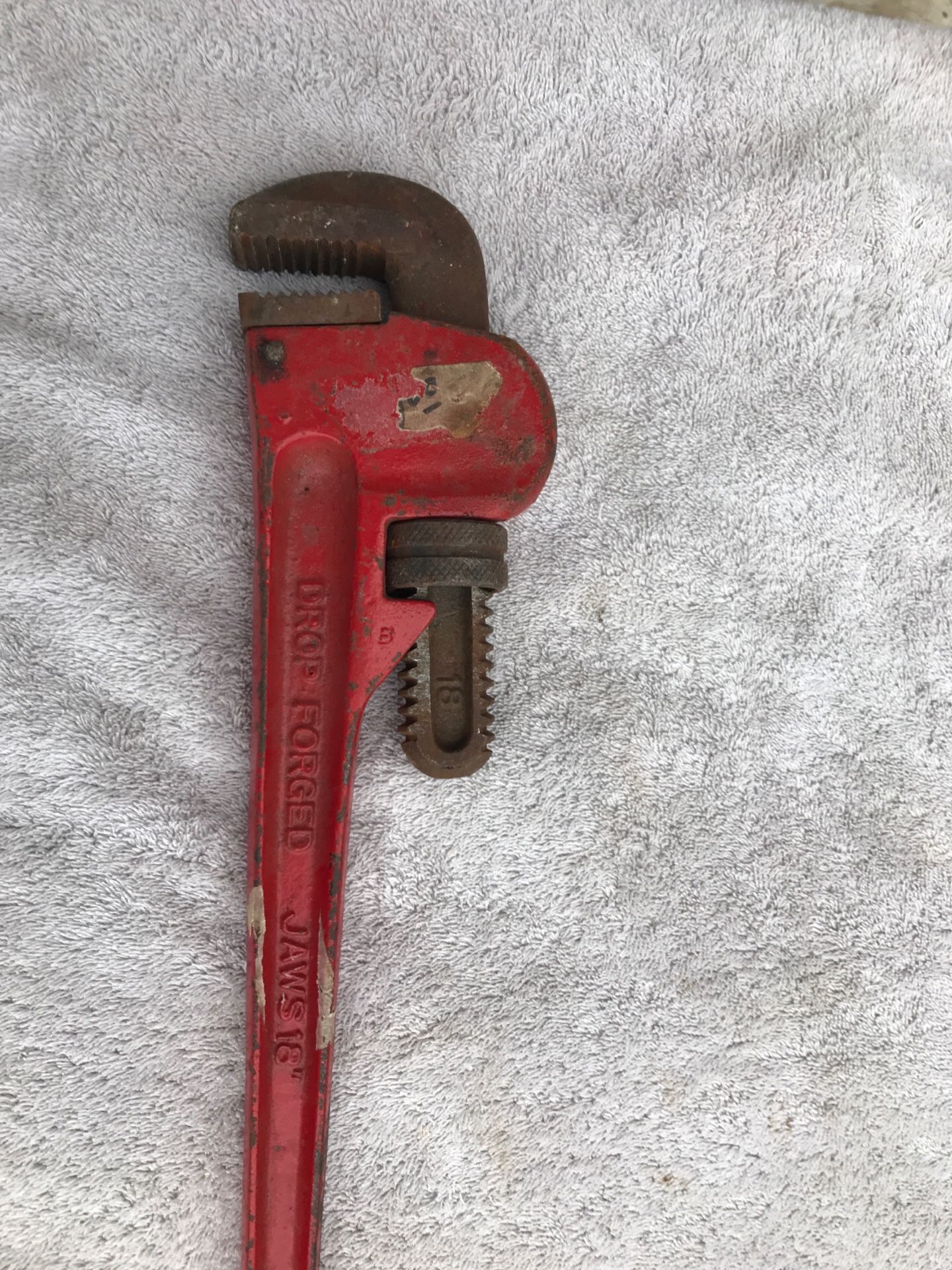 Pipe wrench