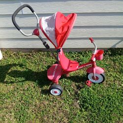 Kid Tricycle Missing Straps But Still Drivable