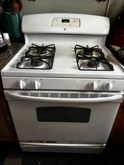 Stove- Gas - 4 Burner with Oven