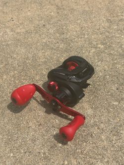 Abu Garcia Black Max Baitcasting Reel