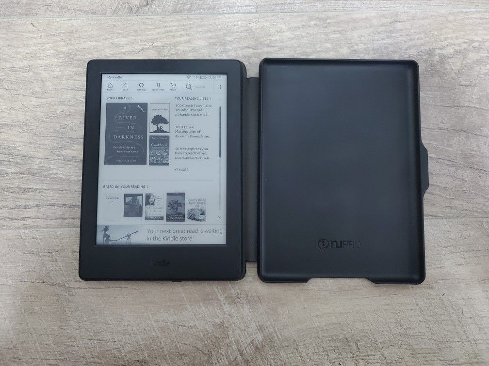 Kindle E-reader 8th Generation Black with ads wifi Only