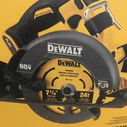 Dewalt Saw 20v 60v  Tool Only 