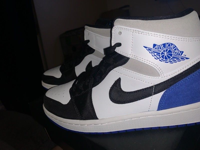 Air Jordan 1 Mid SE Royal Black