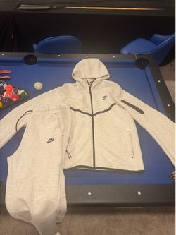 White Nike tech