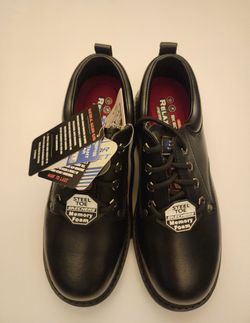 Steel toe shoes work for men