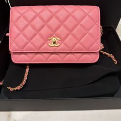 CHANEL 2022 Pearl Crush WOC 