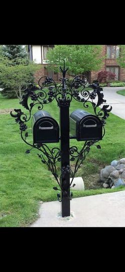 Metal mail box