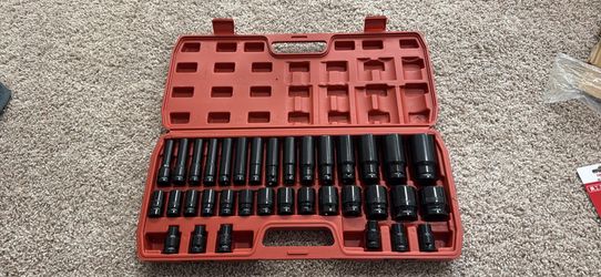 35 Piece 1/2” Socket Set 8-32mm Metric