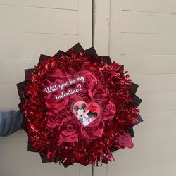 mickey and minnie valentines bouquet 