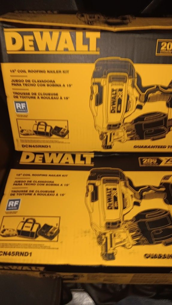 Dewalt XR 15 Coil Roofing Nailer Kit