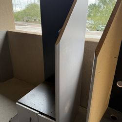 Free Desk - Shea and 114th Street 