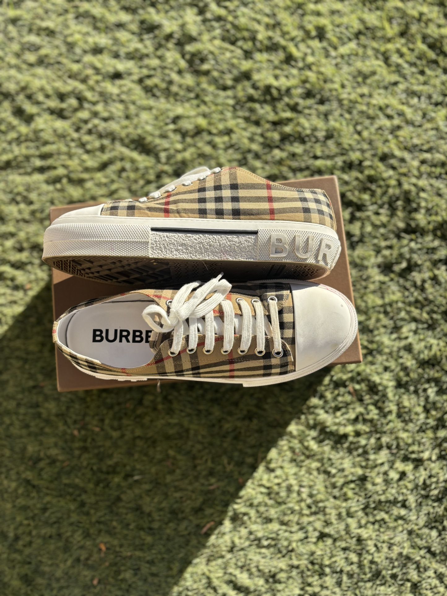 BURBERRY SHOES